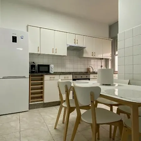 Piso Turistico Tomas Paredes Apartment Vigo