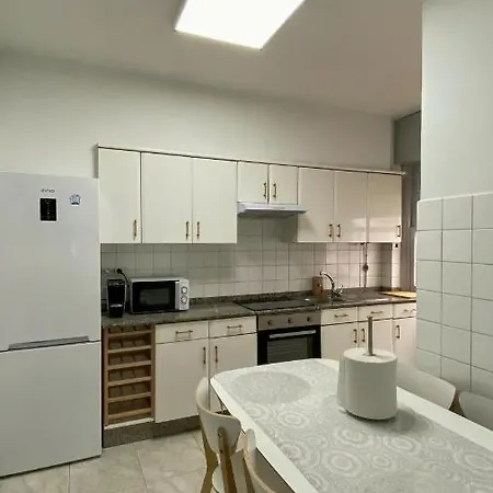 Piso Turistico Tomas Paredes Apartment *